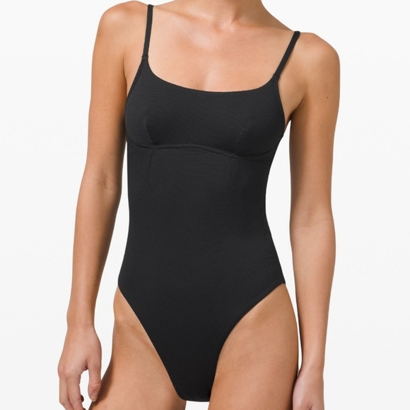 lululemon athletica Other - LULULEMON Honeycomb Dip Swim One piece Bla…